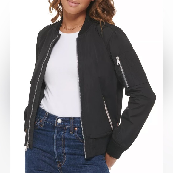Keep your outerwear on trend with this cool bomber jacket from Levi's. - Picture 4 of 5